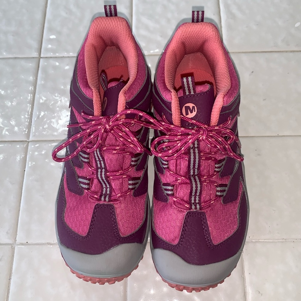 Merrell girls hiking boots Chameleon waterproof Size 2 Preloved